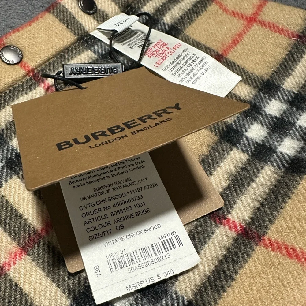 Burberry Vintage Check Snood in Tan and Black - Picture 6 of 16
